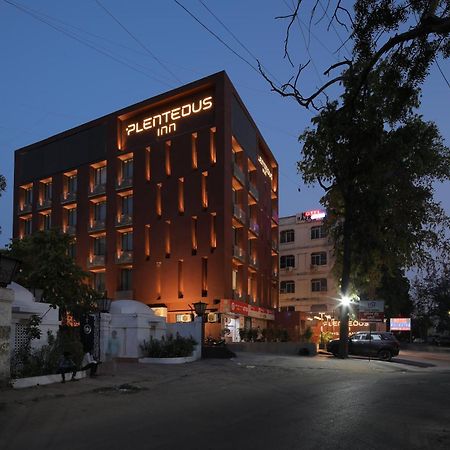 Plenteous Inn أحمد أباد المظهر الخارجي الصورة