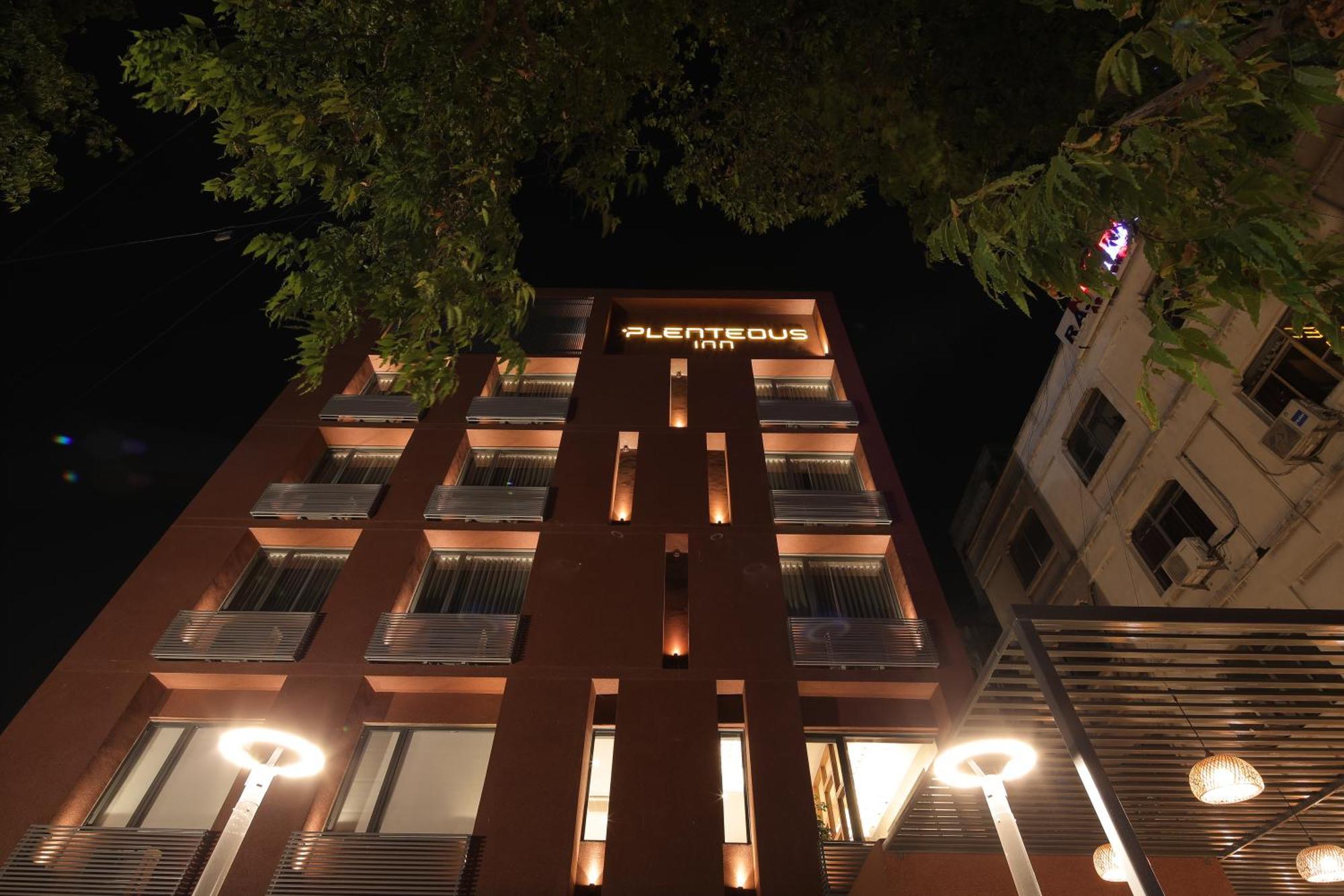 Plenteous Inn أحمد أباد المظهر الخارجي الصورة