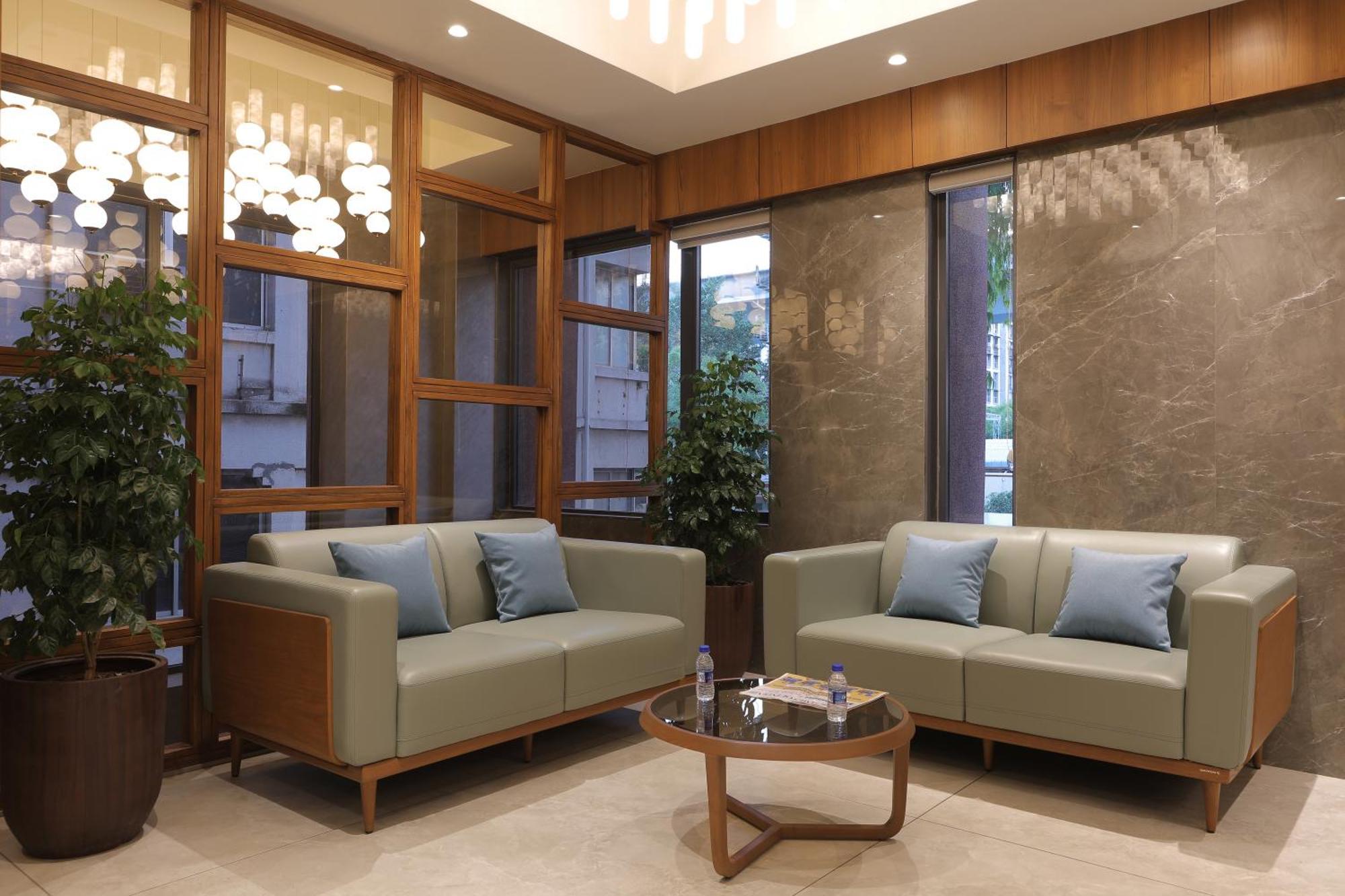 Plenteous Inn أحمد أباد المظهر الخارجي الصورة