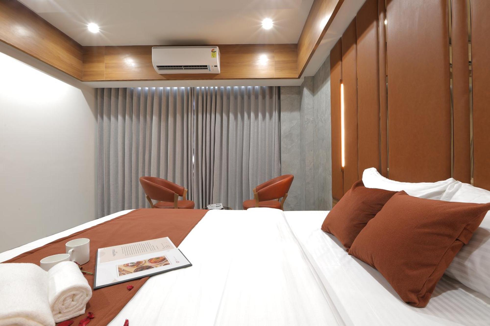 Plenteous Inn أحمد أباد المظهر الخارجي الصورة