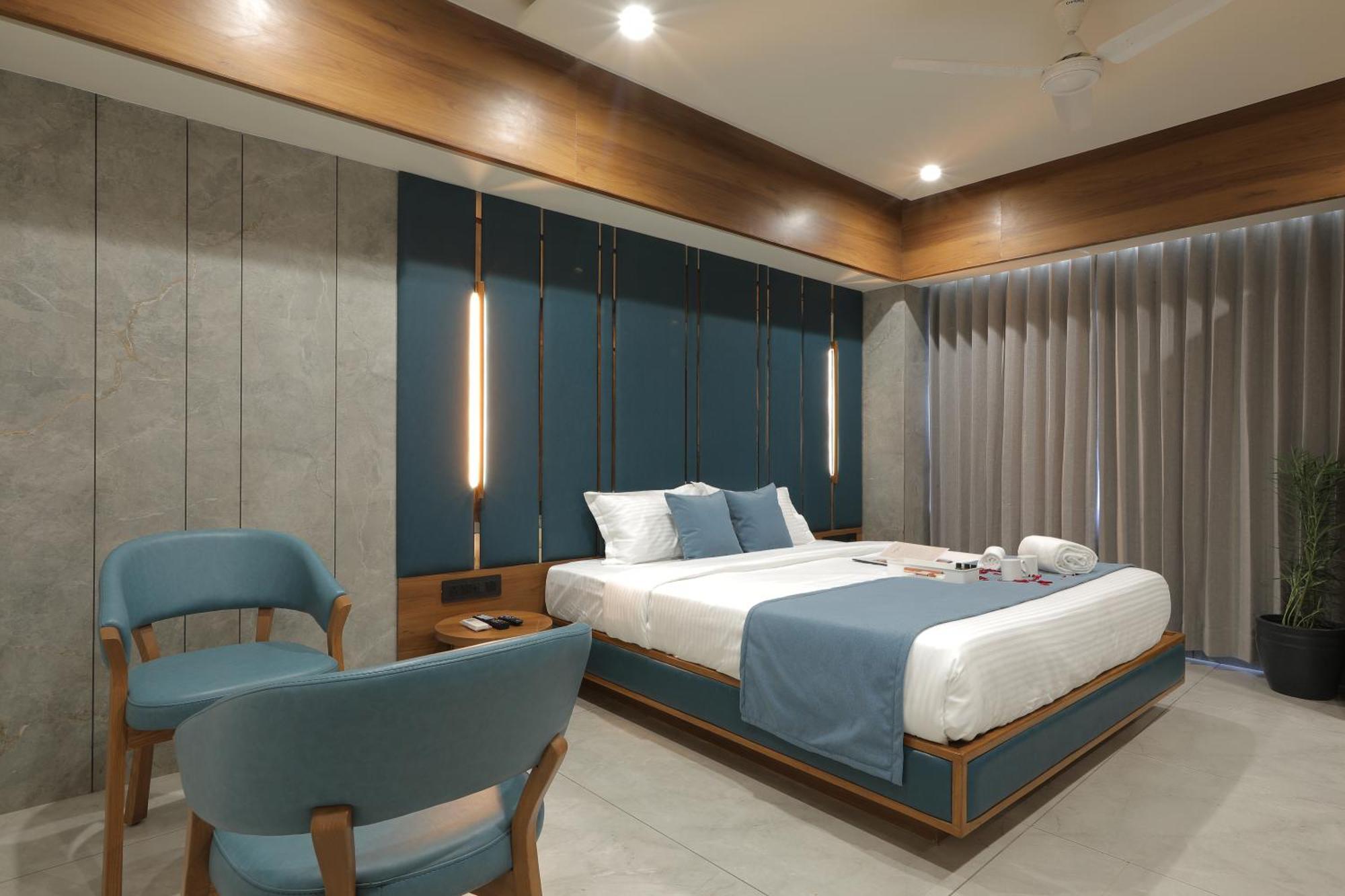 Plenteous Inn أحمد أباد المظهر الخارجي الصورة