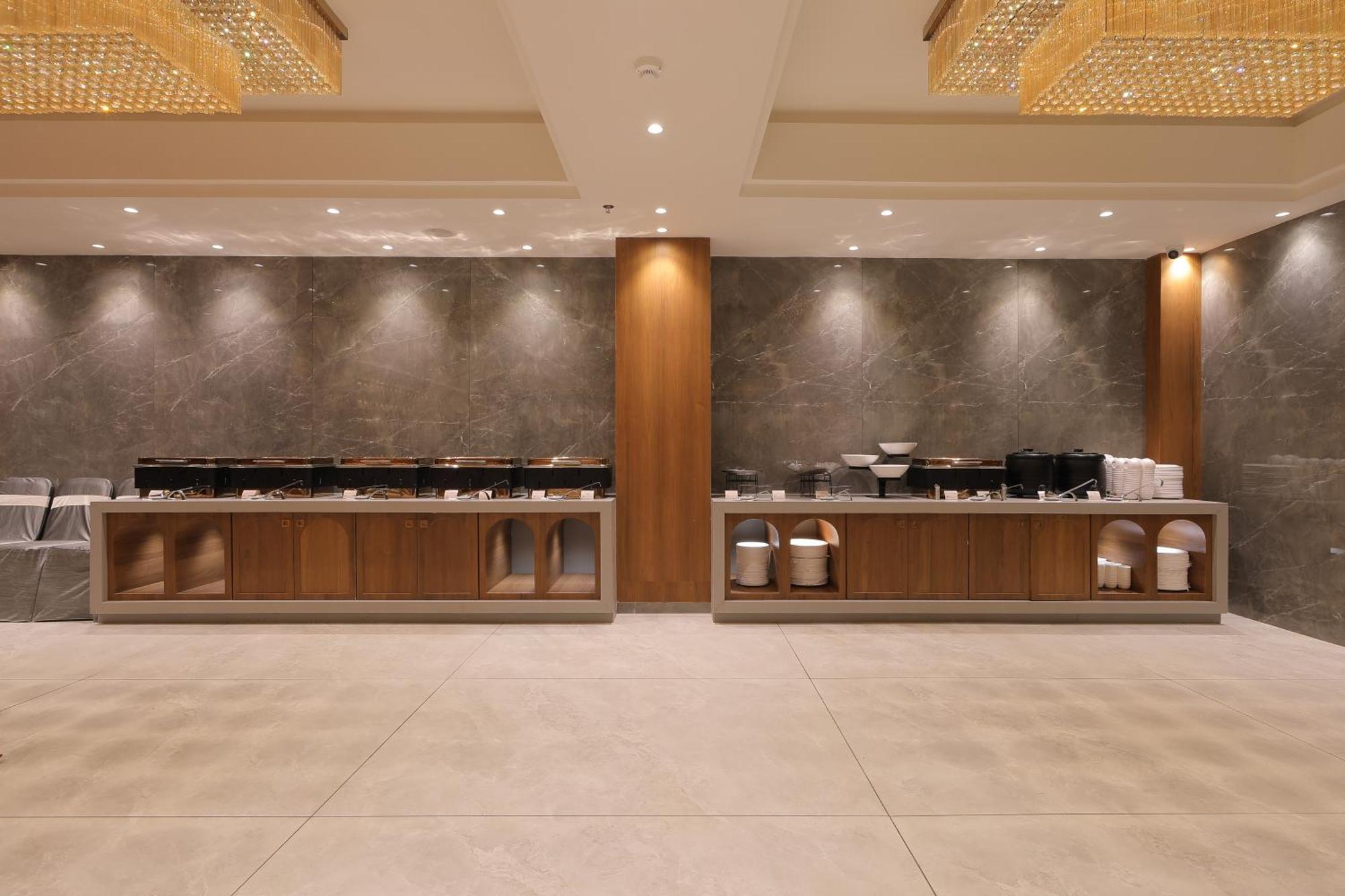 Plenteous Inn أحمد أباد المظهر الخارجي الصورة