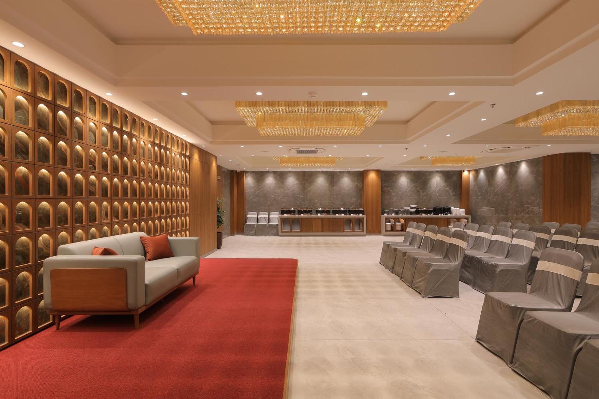 Plenteous Inn أحمد أباد المظهر الخارجي الصورة